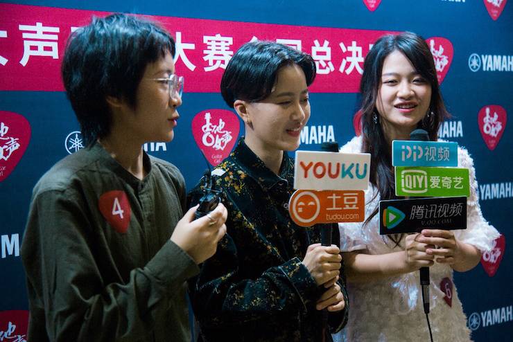 第四届“d88尊龙z6吉他女声弹唱大赛”总冠军出炉<br />温格夺冠，董冬冬担任评委